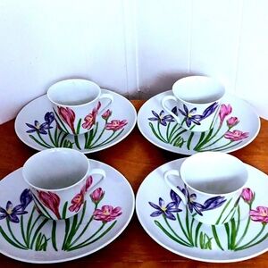 CROCUS Taste Setter Sigma Floral Snack Plates / Tea Cups